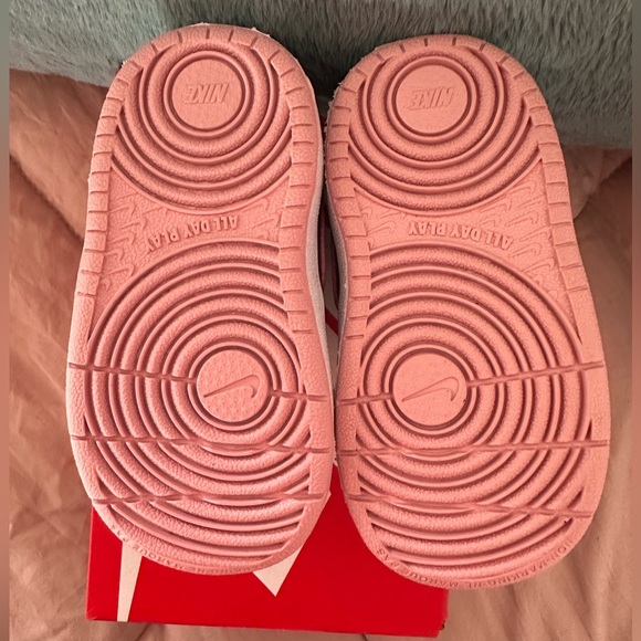 LIKE NEW! Gray & Pink Nike Court Borough Low 2; Baby Sz. 5c - Picture 7 of 10